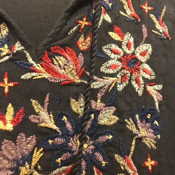 Blouse - Picture 2 of 6